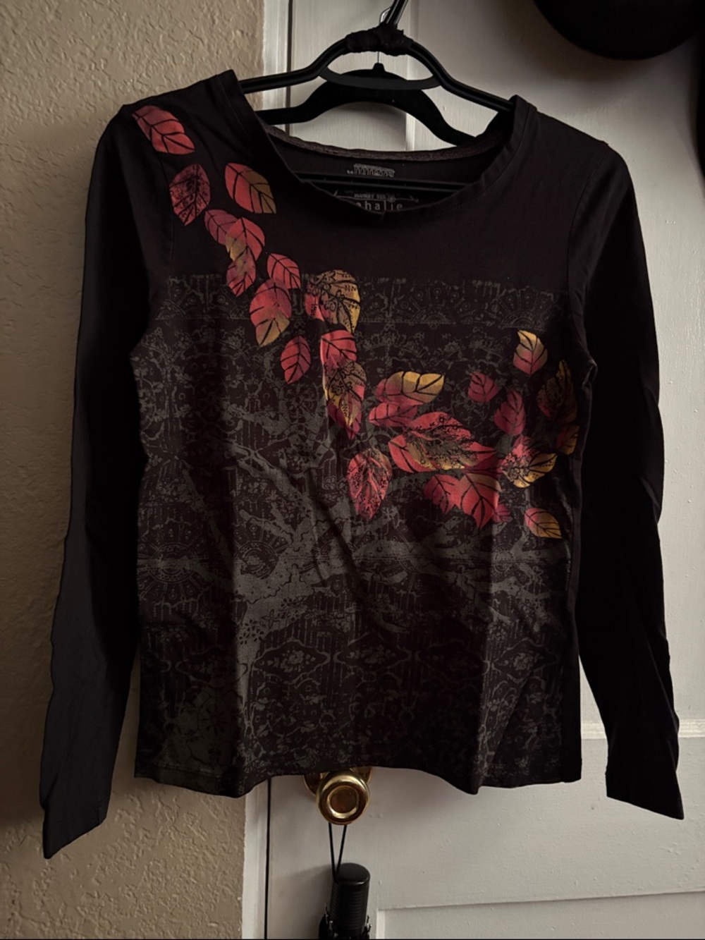 sahalie Black Long-Sleeve Top with Red & Gold Leaf Design